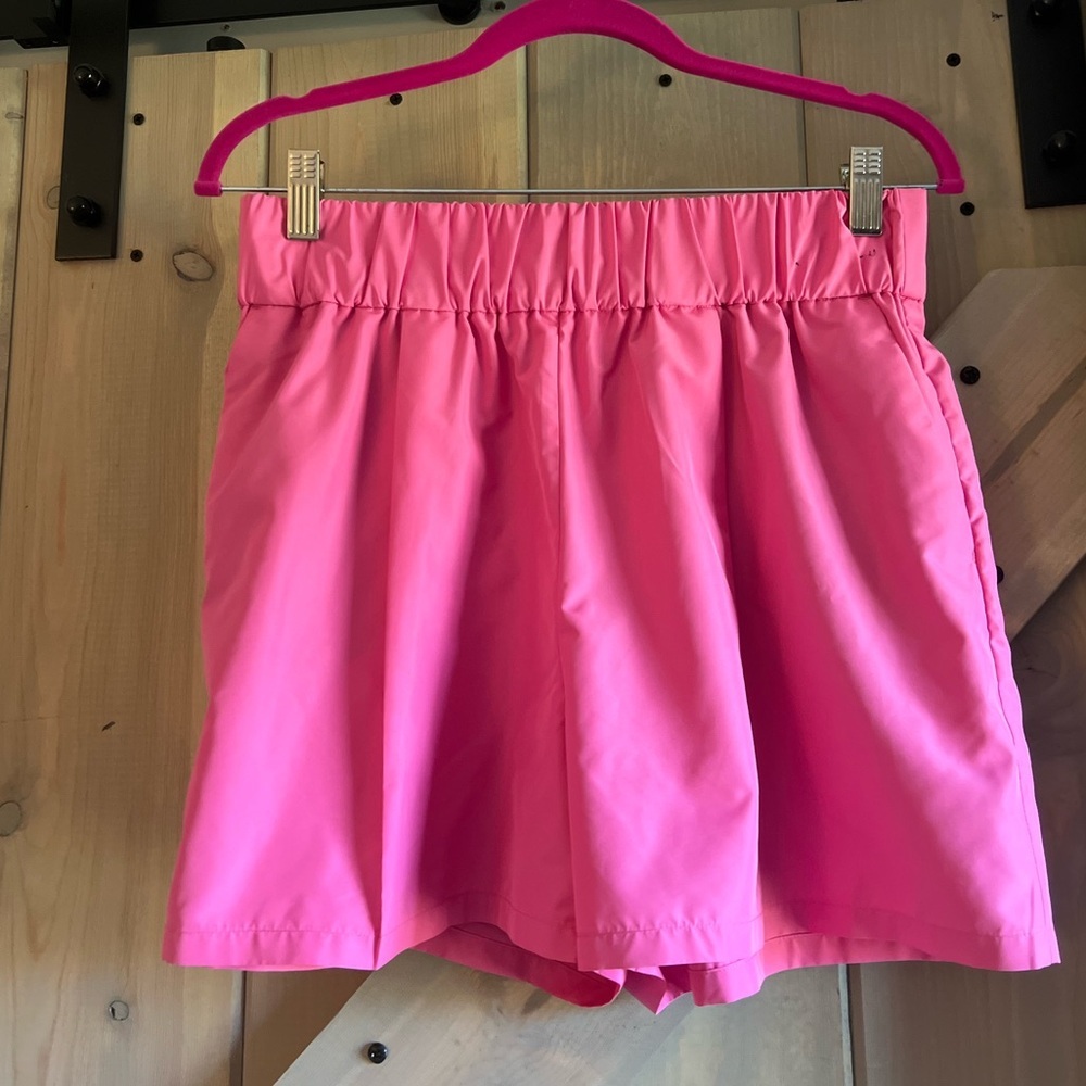 NWOT Express Pink High Waist Women Shorts Size M